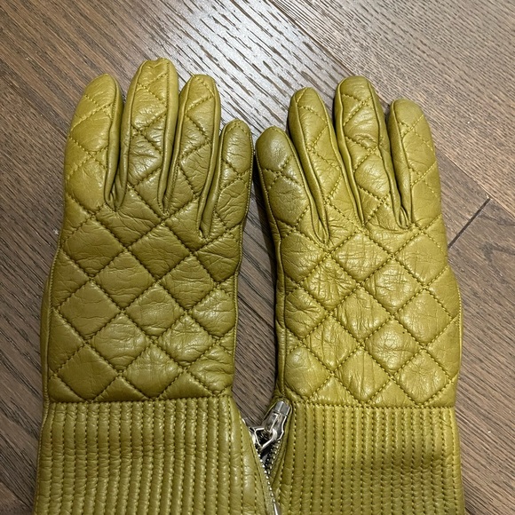 Burberry cashmere lined genuine leather gloves - Picture 1 of 5